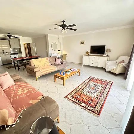 Merkeze Yakin, Ev Rahatliginda Apartment Marmaris