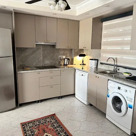 Merkeze Yakin, Ev Rahatliginda Marmaris